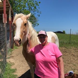 Meet your Posher, Laurie